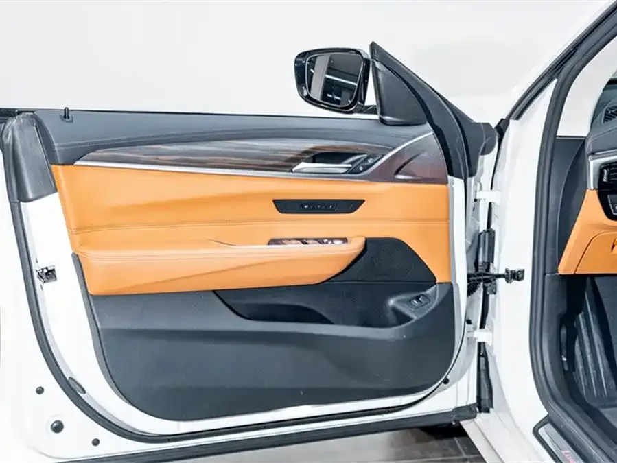 BMW 6 Series GT 2021 facelift 630i luxury design package 2022 — миниатюра 5