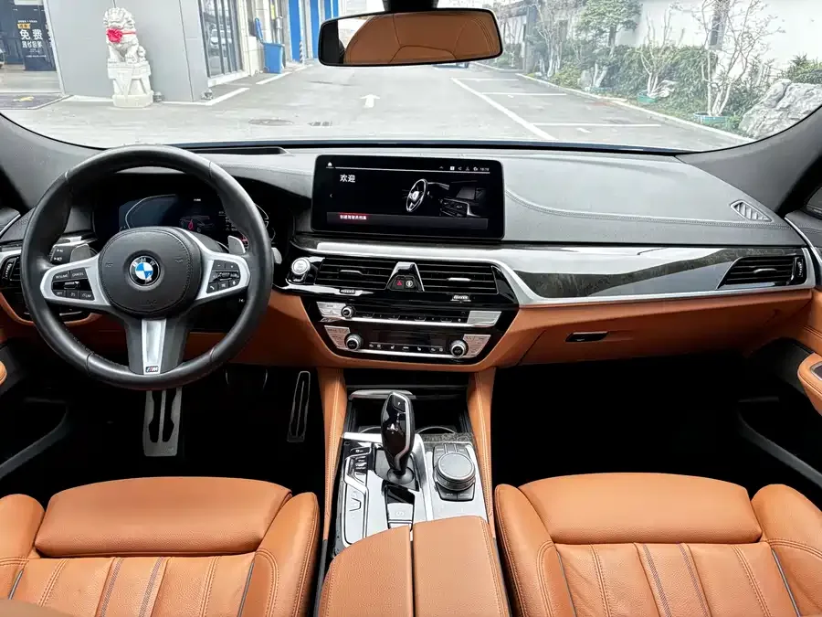 BMW 6 Series GT 2022 630i M Sport Package 2024 — миниатюра 3