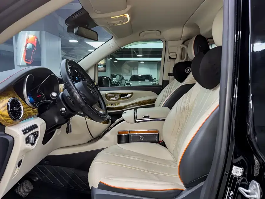 Mercedes-Benz Class V Mercedes-Benz V-Class 2022 V 260 L Long Wheelbase Premium Edition 2023 — миниатюра 4