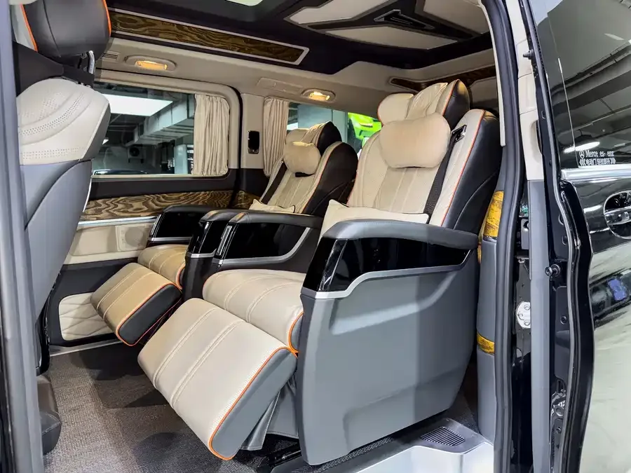 Mercedes-Benz Class V Mercedes-Benz V-Class 2022 V 260 L Long Wheelbase Premium Edition 2023 — миниатюра 5