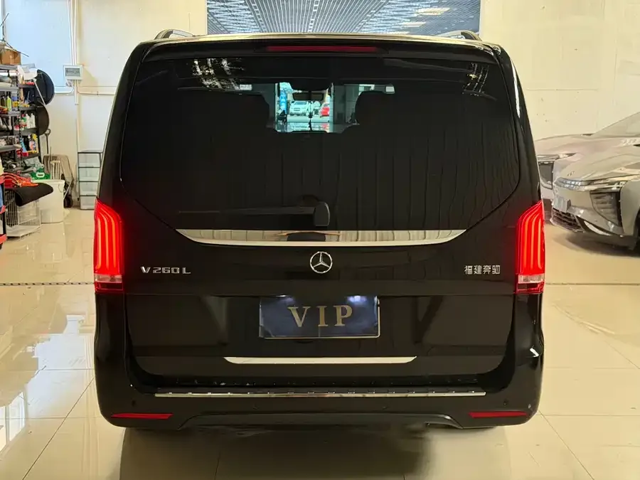 Mercedes-Benz Class V Mercedes-Benz V-Class 2021 V 260 L Long Wheelbase Luxury Edition 2022 — миниатюра 2