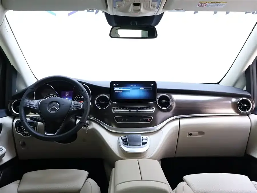 Mercedes-Benz Class V Mercedes-Benz V-Class 2022 V 260 Pilot Edition 2024 — миниатюра 4