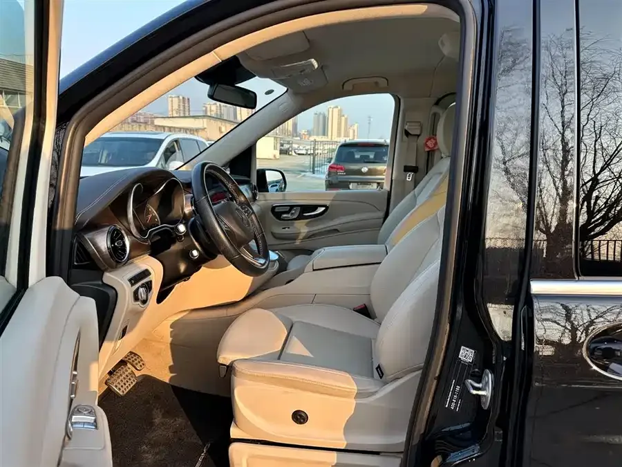 Mercedes-Benz Class V Mercedes-Benz V-Class 2022 V 260 Premium Edition 2023 — миниатюра 3