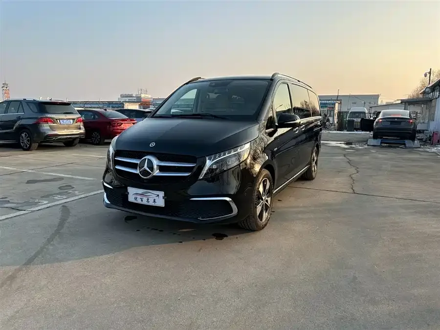 Mercedes-Benz Class V 2023