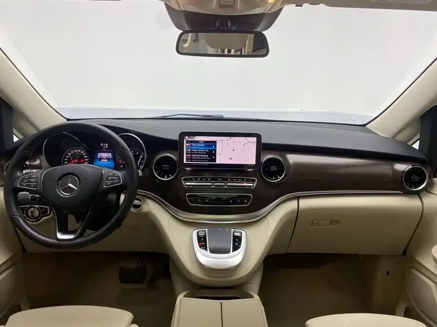 Mercedes-Benz Class V Mercedes-Benz V-Class 2022 V 260 Pilot Edition 2024 — миниатюра 4