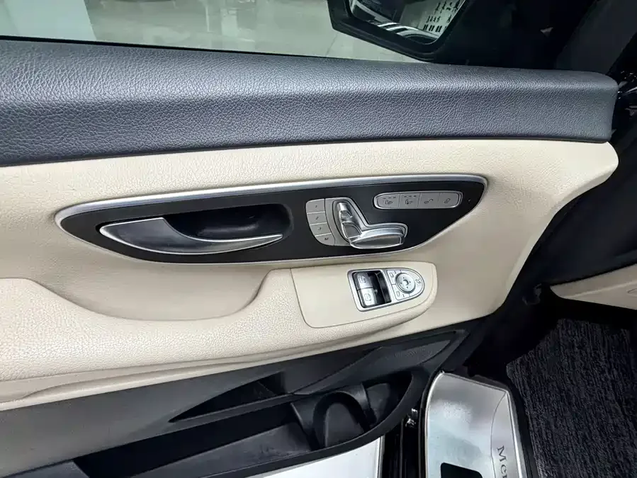 Mercedes-Benz Class V Mercedes-Benz V-Class 2022 V 260 Pilot Edition 2024 — миниатюра 3