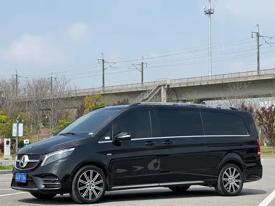 Mercedes-Benz Class V 2023