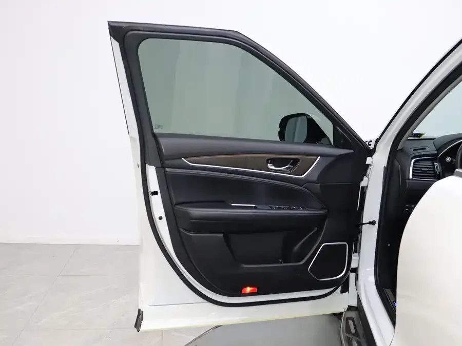 Honda Avancier 2020 Crown Road 370TURBO 4WD Premium Edition 2022 — миниатюра 4