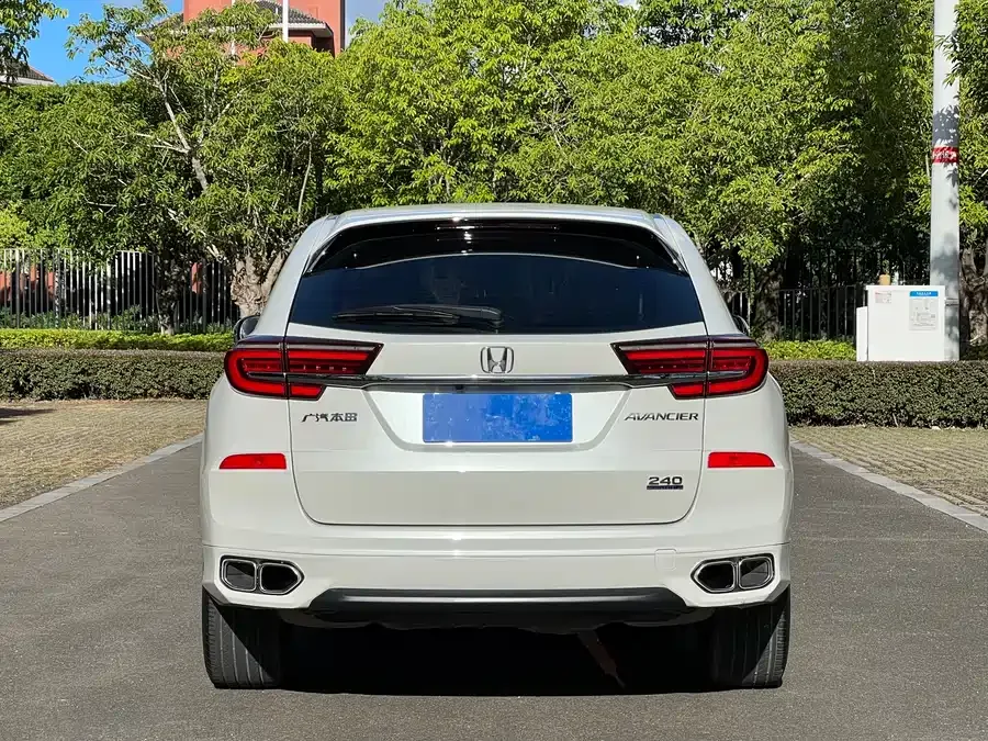 Honda Avancier 2022 Crown Road 240TURBO Two-wheel Drive Limited Commemorative Edition 2023 — миниатюра 3