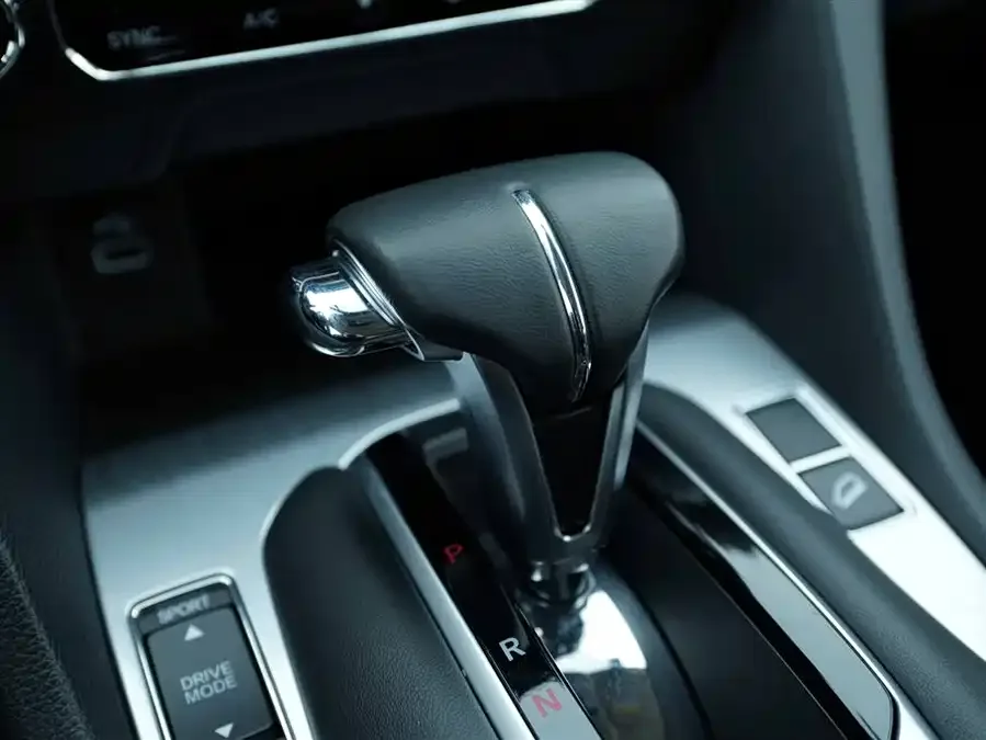 Honda Avancier 2023 Crown Road 240TURBO 2WD Comfort Edition 2024 — миниатюра 3