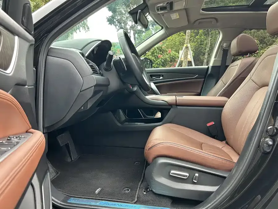 Honda Avancier 2020 Crown Road 370TURBO 4WD Premium Edition 2023 — миниатюра 3
