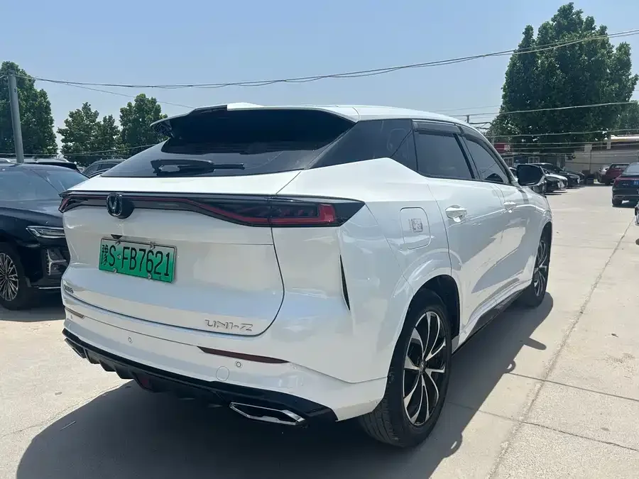 Changan UNI-Z PHEV Changan UNI-Z New Energy 2024 Blue Whale iDD 125km Surpassing Edition 2024 — миниатюра 3