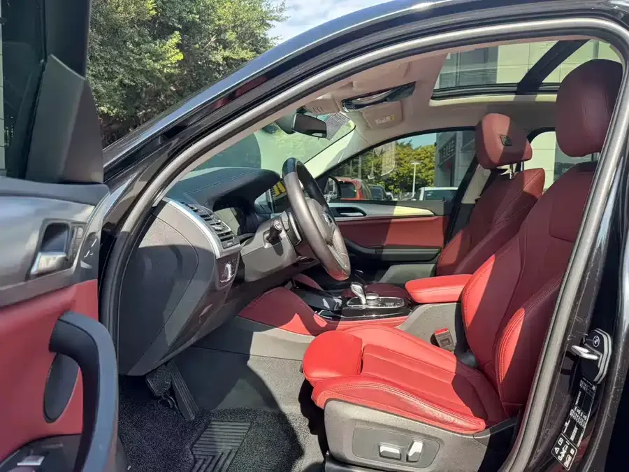 BMW X4 2022 xDrive 25i M Sport Package 2022 — миниатюра 2