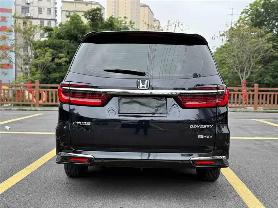 Honda Odyssey 2024 Odyssey 2.0L e:HEV Elite Edition 2024 — миниатюра 2
