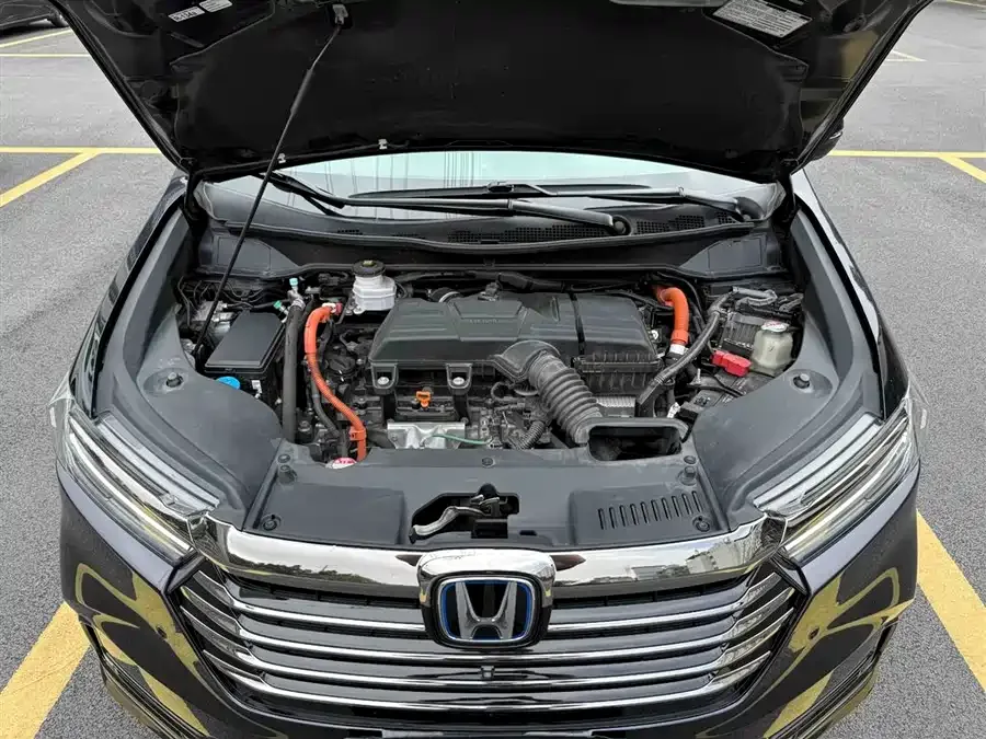 Honda Odyssey 2024 Odyssey 2.0L e:HEV Elite Edition 2024 — миниатюра 3