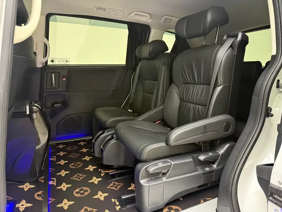 Honda Odyssey 2024 Odyssey 2.0L e:HEV Elite Edition 2025 — миниатюра 5
