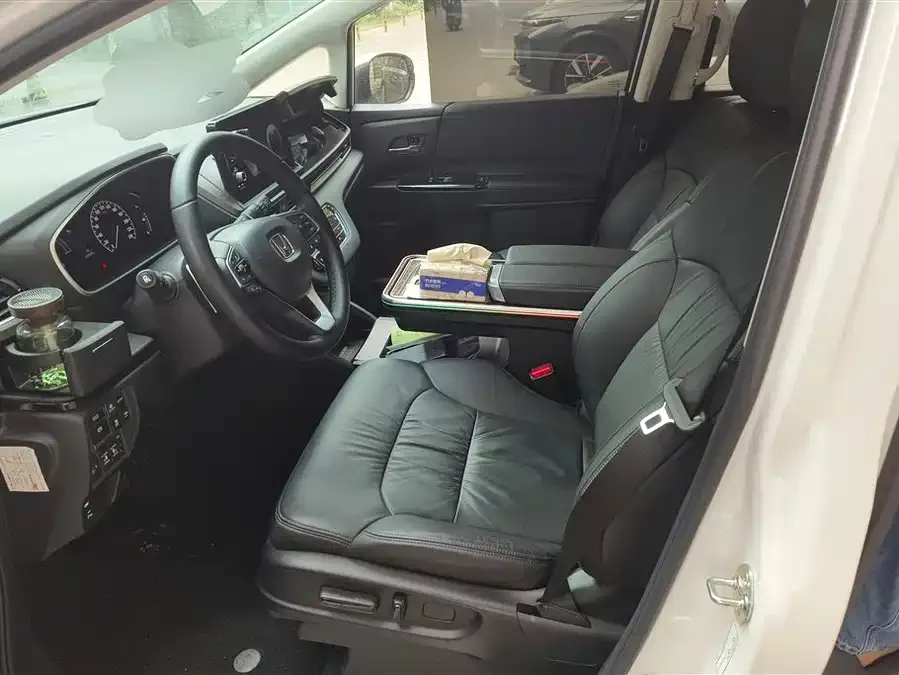 Honda Odyssey 2024 Odyssey 2.0L e:HEV Elite Edition 2025 — миниатюра 3