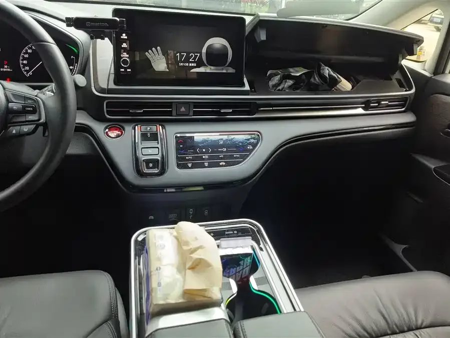 Honda Odyssey 2024 Odyssey 2.0L e:HEV Elite Edition 2025 — миниатюра 4