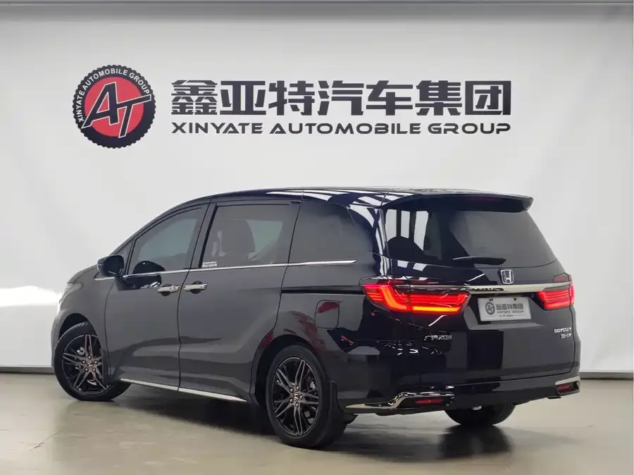Honda Odyssey 2022 Odyssey 2.0L e:HEV Elite Edition 2023 — миниатюра 2
