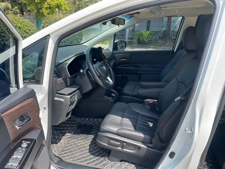 Honda Odyssey 2024 Odyssey 2.0L e:HEV Elite Edition 2023 — миниатюра 4