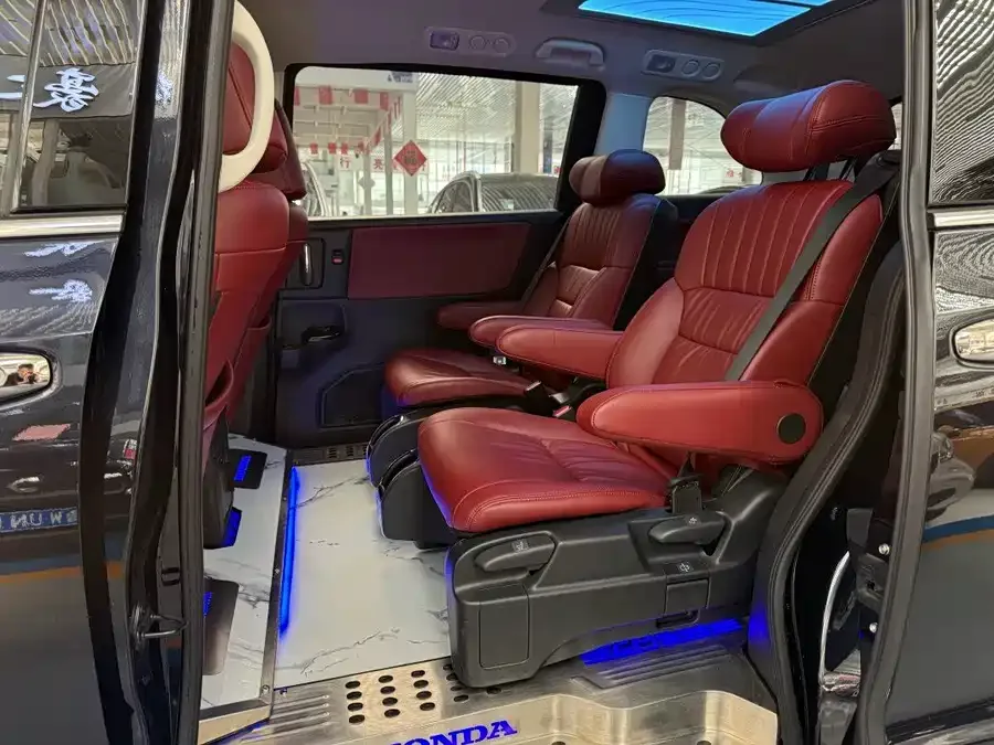 Honda Odyssey 2024 Odyssey 2.0L e:HEV Elite Enjoy Edition 2024 — миниатюра 2