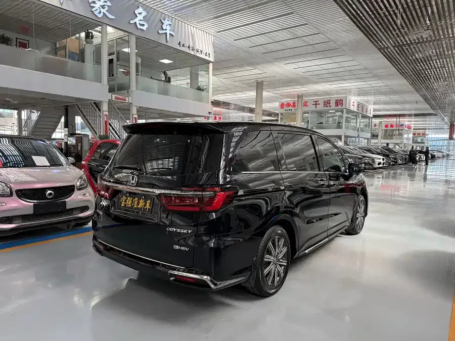 Honda Odyssey 2024 Odyssey 2.0L e:HEV Elite Enjoy Edition 2024 — миниатюра 5