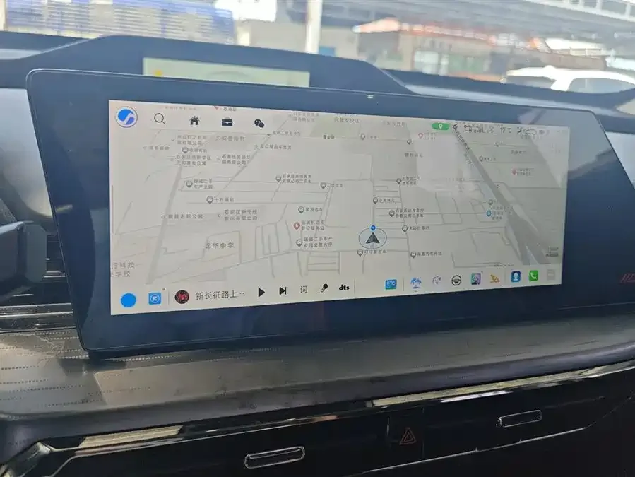 Oshan Z6 Changan Auchan Z6 2022 Blue Whale 1.5T DCT Smart Navigation Model 2022 — миниатюра 4