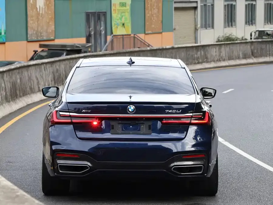 BMW 7 Series BMW 7 Series 2022 740Li xDrive Executive M Sport Package 2022 — миниатюра 2