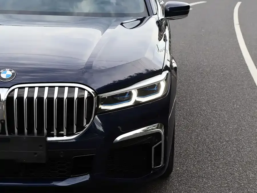 BMW 7 Series BMW 7 Series 2022 740Li xDrive Executive M Sport Package 2022 — миниатюра 3