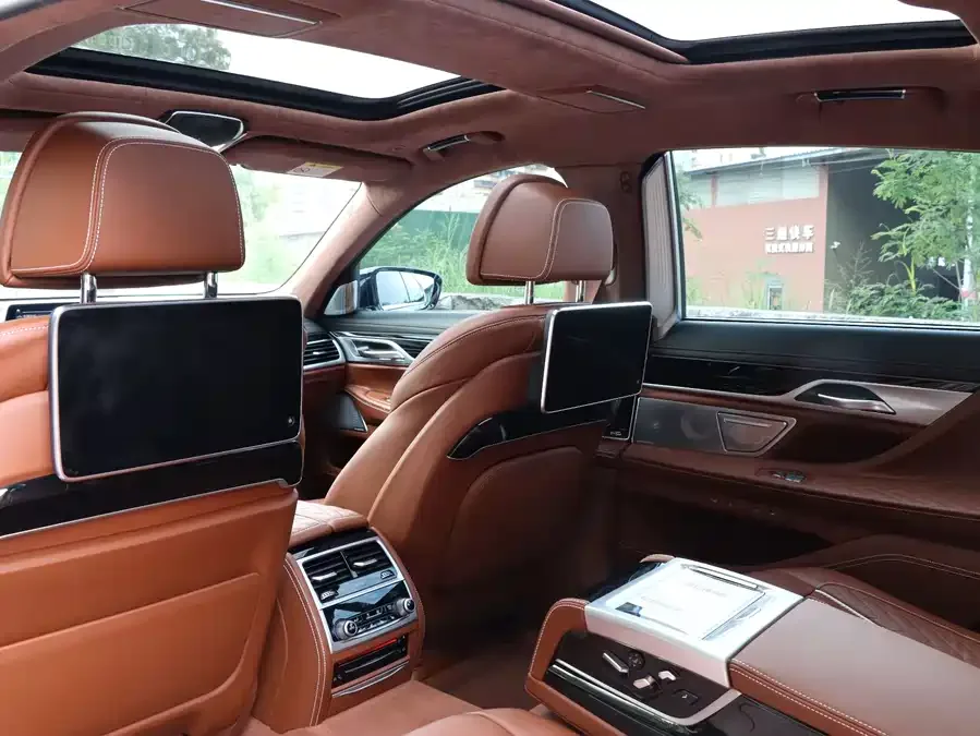 BMW 7 Series BMW 7 Series 2022 740Li xDrive Executive M Sport Package 2022 — миниатюра 5