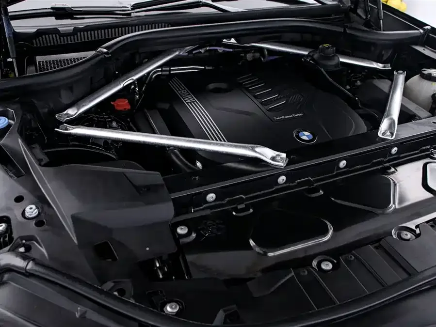BMW X6 2022 facelift xDrive40i M Sport package 2023 — миниатюра 5