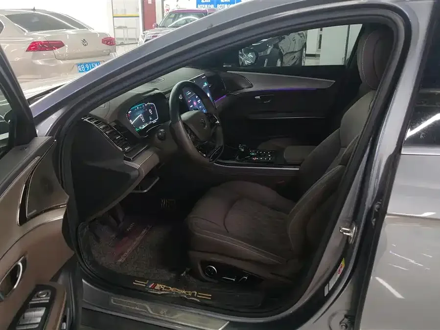 BYD Second-hand Han 2023 DM-i Champion Edition 121KM Prestige Edition 2023 — миниатюра 3