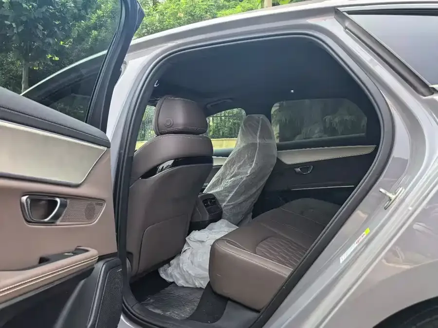 BYD Second-hand Han 2025 DM-i Intelligent Driving Edition 125KM Premium Edition 2025 — миниатюра 4
