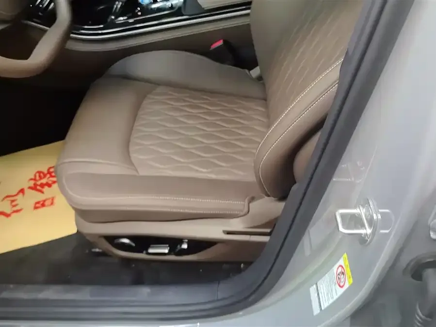 BYD Second-hand Han 2025 DM-i Intelligent Driving Edition 125KM Premium Edition 2025 — миниатюра 3