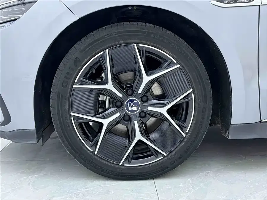 BYD Second-hand Han 2024 EV Honor Edition 605KM Front-wheel Drive Premium 2024 — миниатюра 3