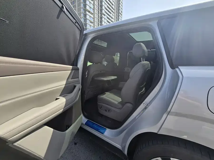 BYD N8L Denza N8L 2025 Flagship Model 2025 — миниатюра 2