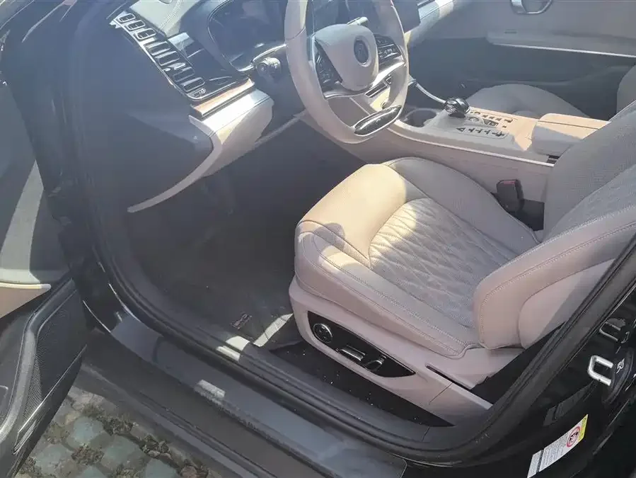 BYD Second-hand Han 2025 DM-i 125KM Elite 2025 — миниатюра 3