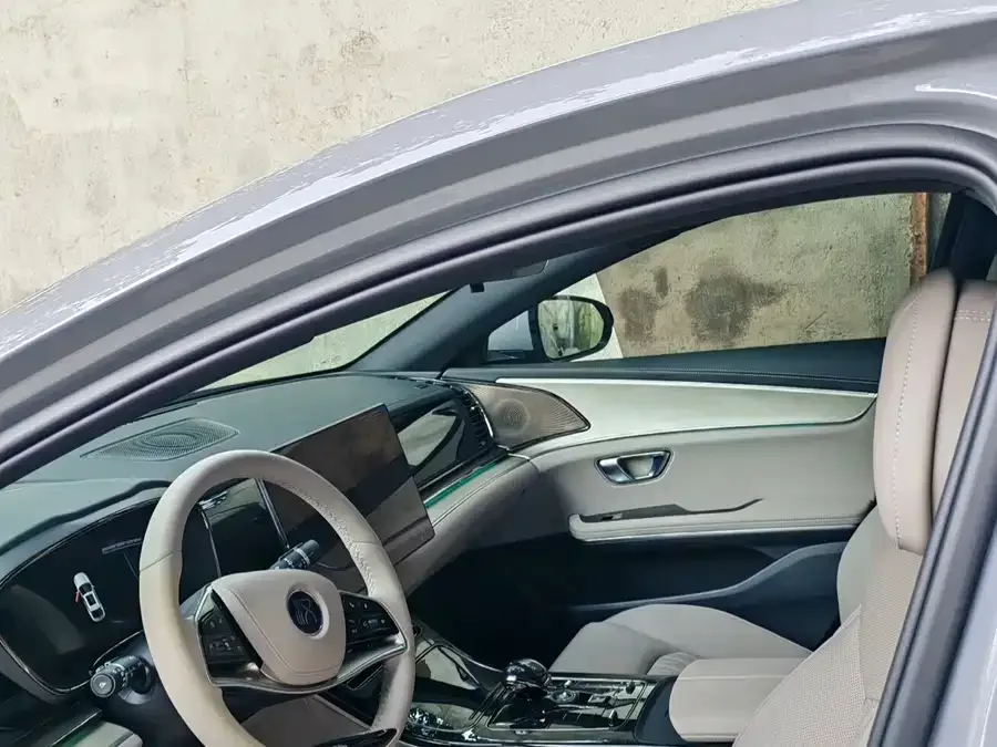 BYD Second-hand Han 2025 DM-i 125KM Premium Edition 2025 — миниатюра 2