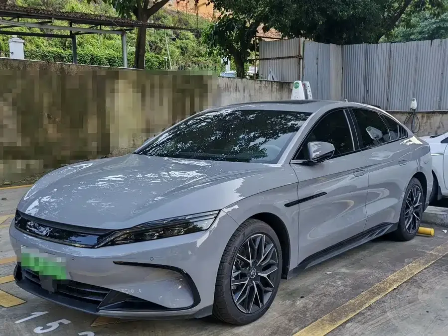 BYD Second-hand Han 2025 DM-i 125KM Premium Edition 2025 — фото 1, купить с доставкой в Москву