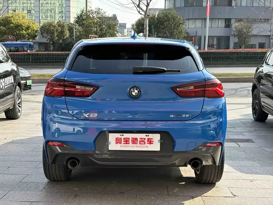 BMW X2 2023 sDrive25i M Sport Night Edition 2024 — миниатюра 2