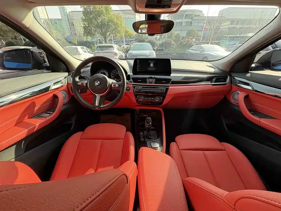 BMW X2 2023 sDrive25i M Sport Night Edition 2024 — миниатюра 3