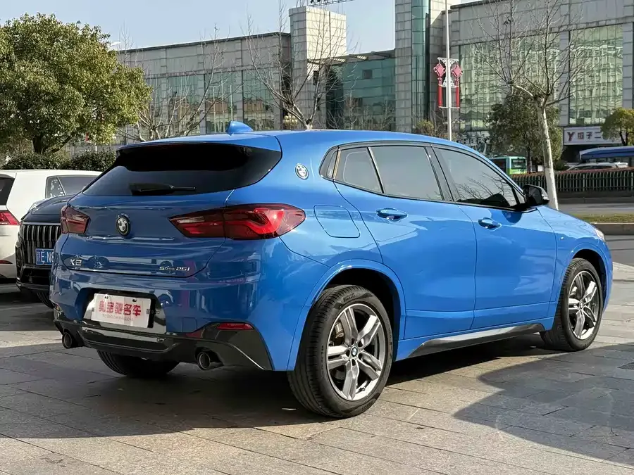 BMW X2 2023 sDrive25i M Sport Night Edition 2024 — миниатюра 4