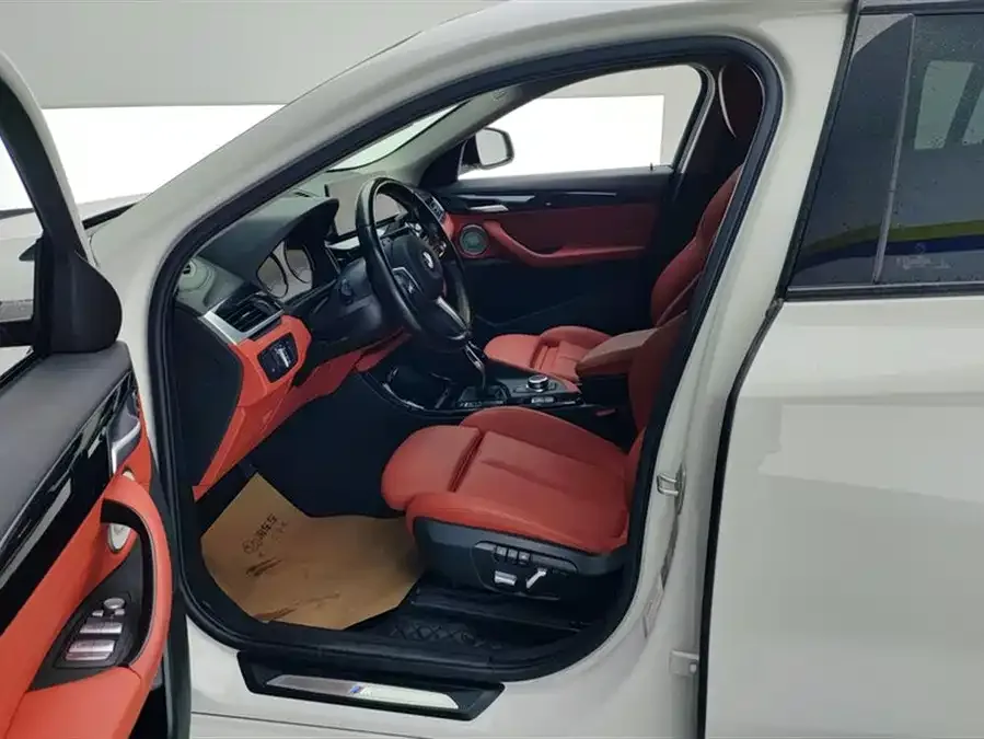 BMW X2 2023 sDrive25i M Sport Night Edition 2024 — миниатюра 3