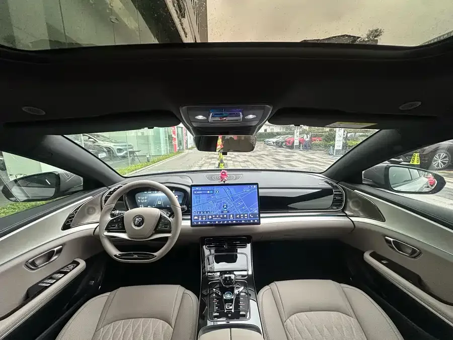BYD Second-hand Han 2025 DM-i 125KM Elite 2025 — миниатюра 4