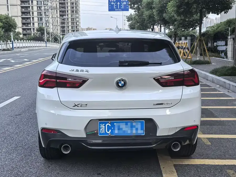 BMW X2 2022 sDrive25i M Sport Package 2022 — миниатюра 2
