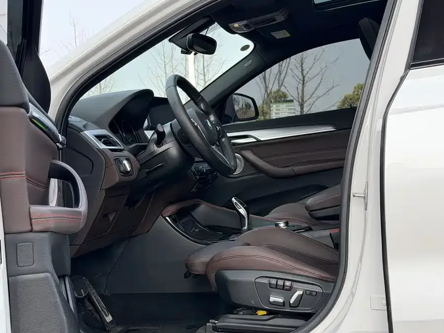 BMW X2 2021 facelift sDrive25i Night Edition 2022 — миниатюра 2