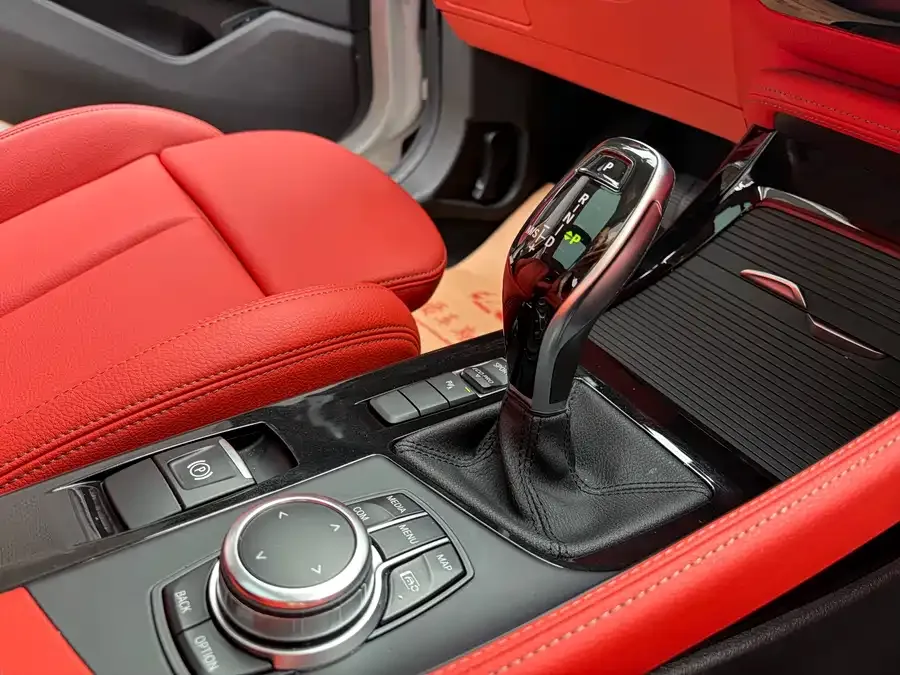BMW X2 2023 sDrive25i M Off-Road Package 2023 — миниатюра 3