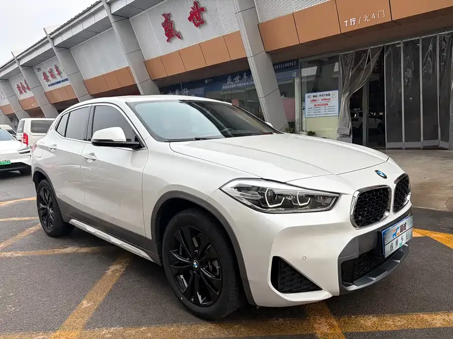 BMW X2 2023 sDrive25i M Off-Road Package 2023 — фото 1, купить с доставкой в Москву