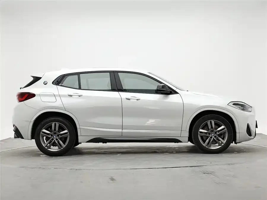 BMW X2 2021 facelift sDrive25i M Sport package 2022 — миниатюра 2