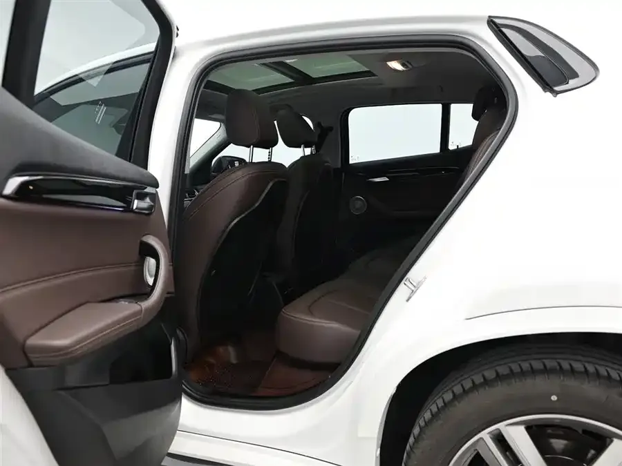 BMW X2 2021 facelift sDrive25i M Sport package 2022 — миниатюра 4